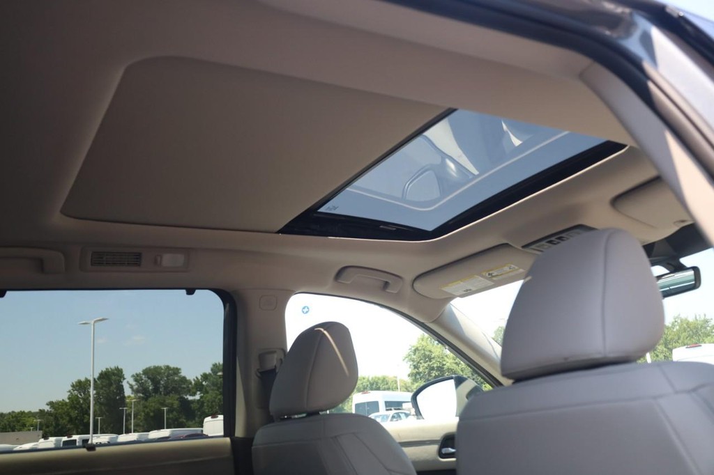 Nissan Pathfinder Vehicle Full-screen Gallery Image 25