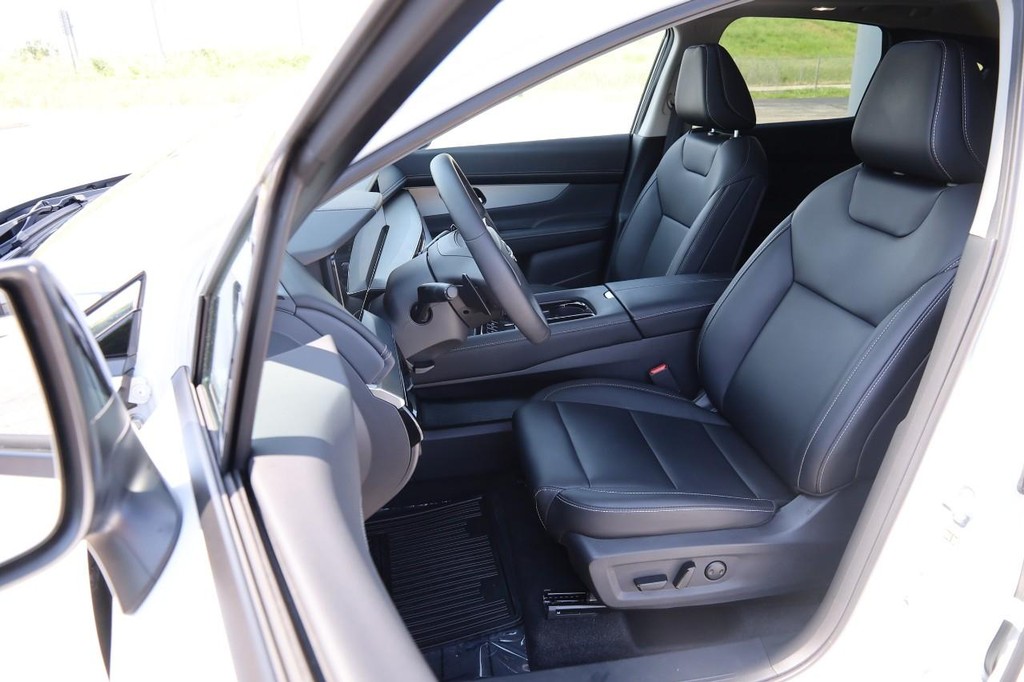 Nissan Murano Vehicle Image 10