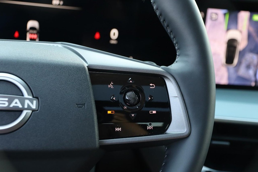 Nissan Murano Vehicle Image 14