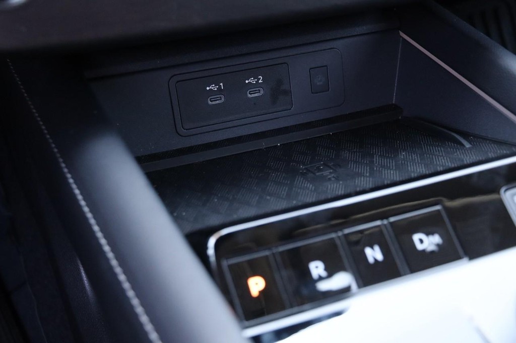 Nissan Murano Vehicle Image 21