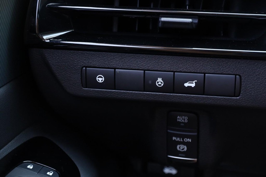 Nissan Murano Vehicle Image 24