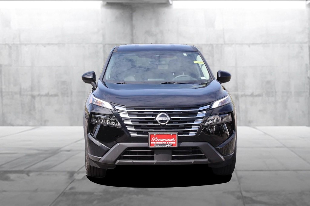Nissan Rogue Vehicle Image 04