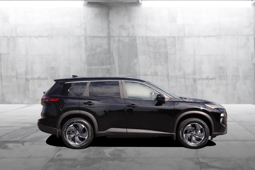 Nissan Rogue Vehicle Image 05