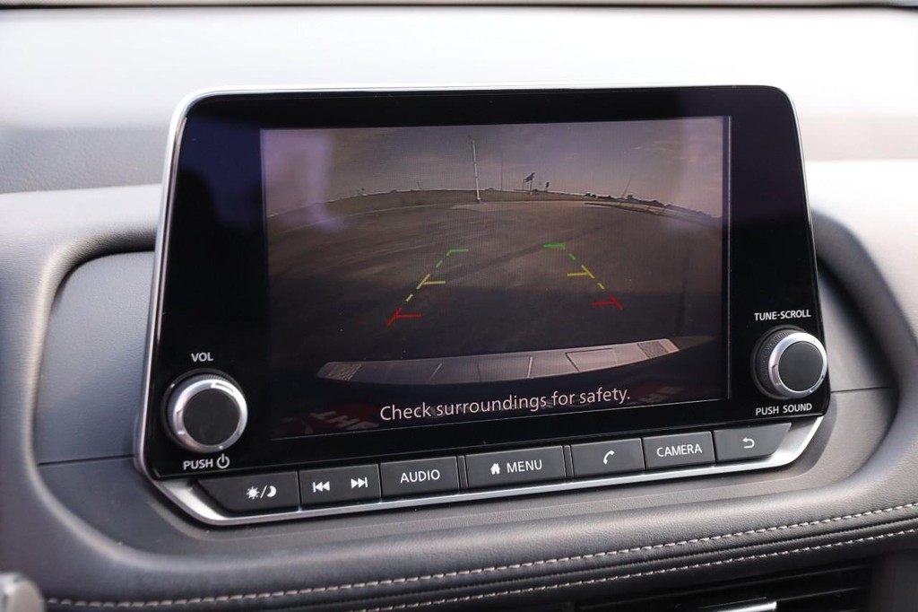 Nissan Rogue Vehicle Image 18
