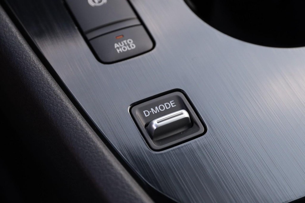 Nissan Rogue Vehicle Image 21