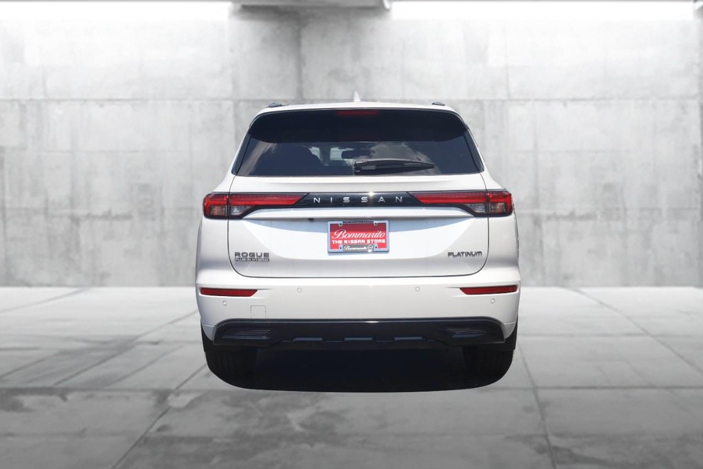 Nissan Rogue Plug-In Hybrid Vehicle Image 06