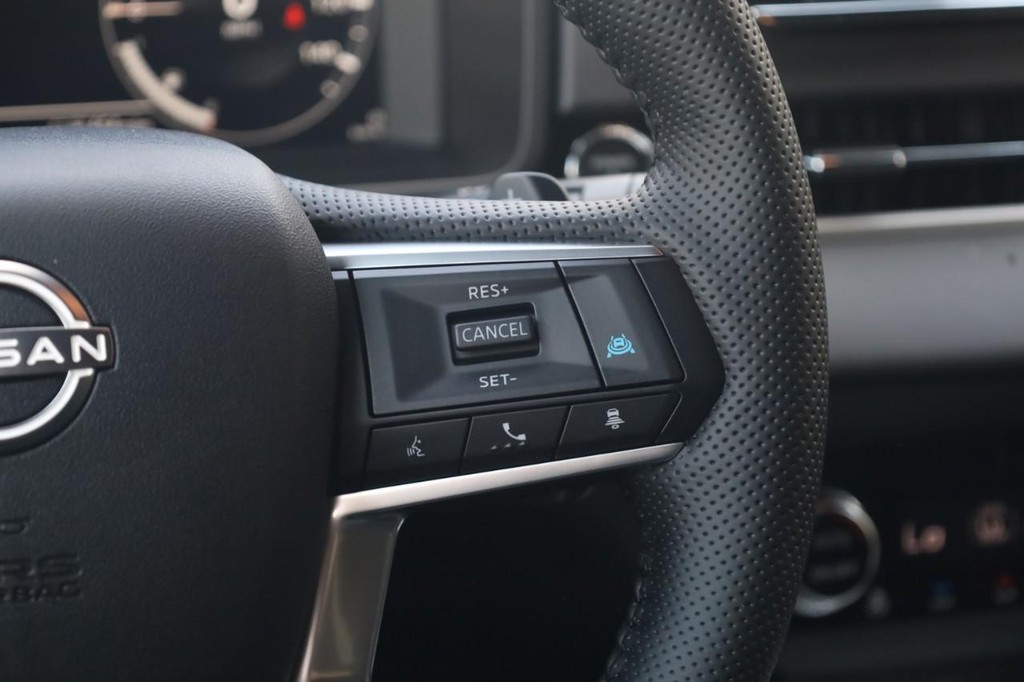 Nissan Rogue Plug-In Hybrid Vehicle Image 09
