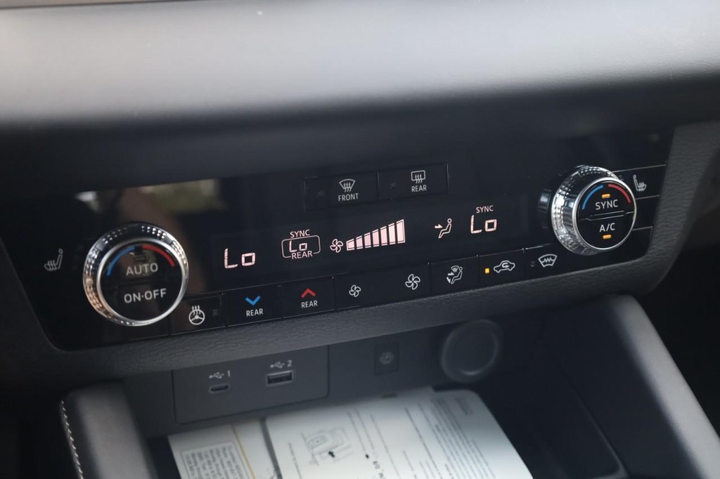 Nissan Rogue Plug-In Hybrid Vehicle Image 17