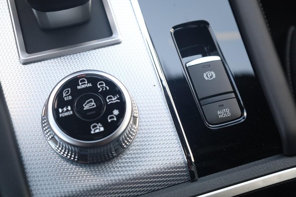 Nissan Rogue Plug-In Hybrid Vehicle Image 19