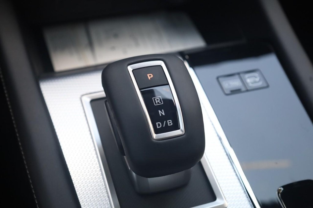Nissan Rogue Plug-In Hybrid Vehicle Image 20