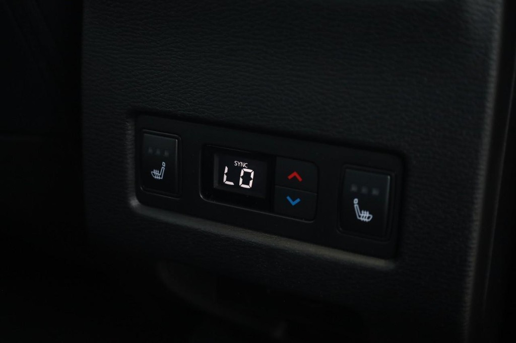Nissan Rogue Plug-In Hybrid Vehicle Image 24