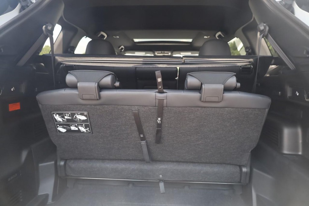 Nissan Rogue Plug-In Hybrid Vehicle Image 27
