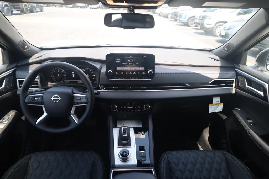 Nissan Rogue Plug-In Hybrid Vehicle Image 07