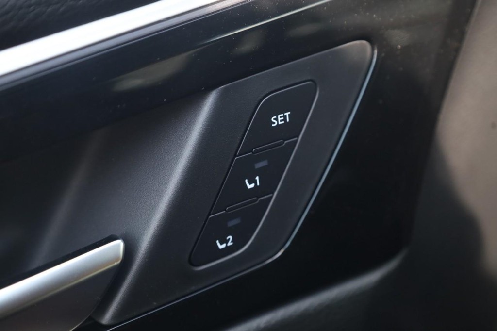 Nissan Rogue Plug-In Hybrid Vehicle Image 12