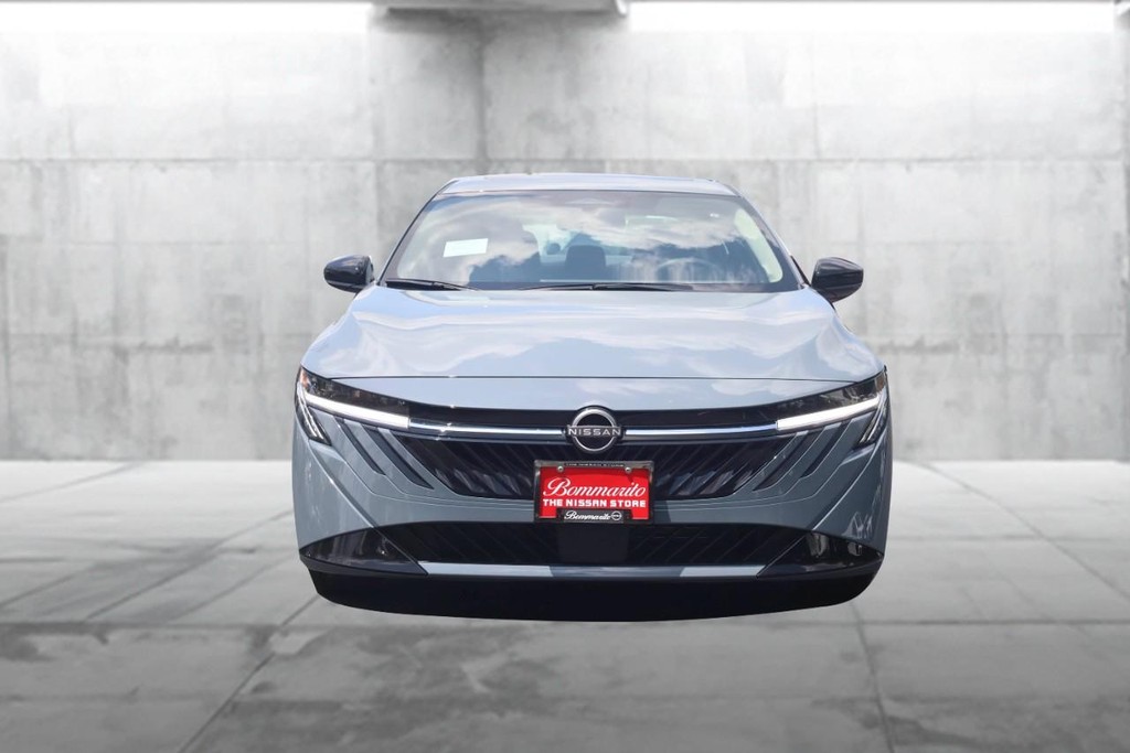 Nissan Sentra Vehicle Image 04