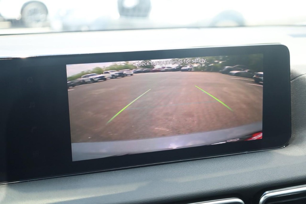 Nissan Sentra Vehicle Image 15