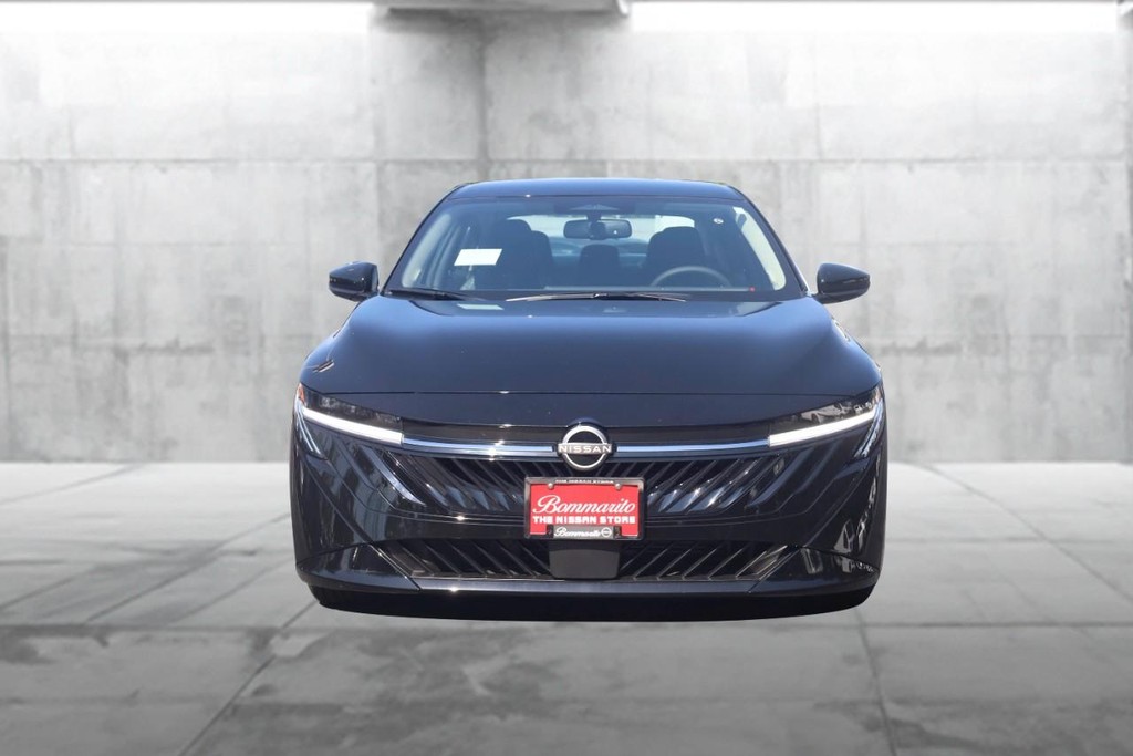 Nissan Sentra Vehicle Image 04