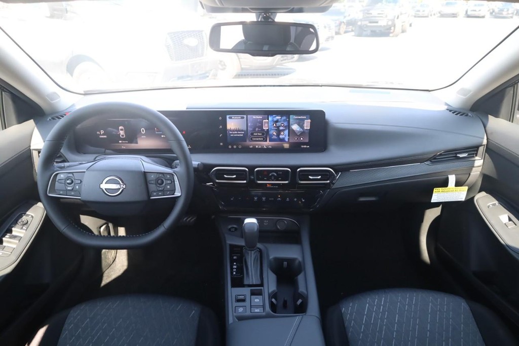 Nissan Sentra Vehicle Image 07