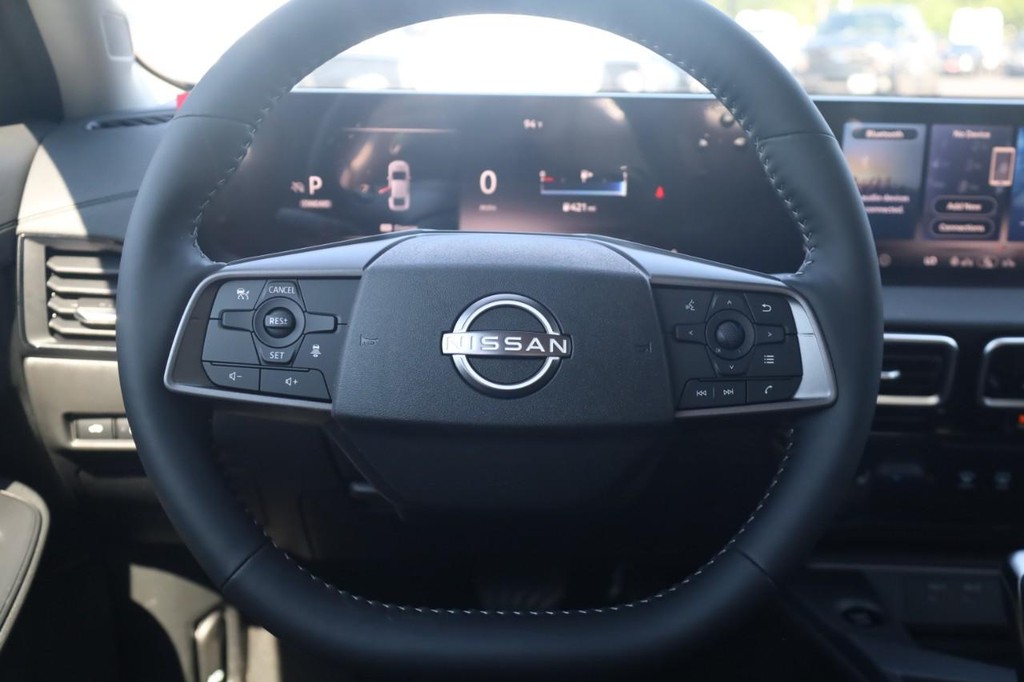 Nissan Sentra Vehicle Image 08