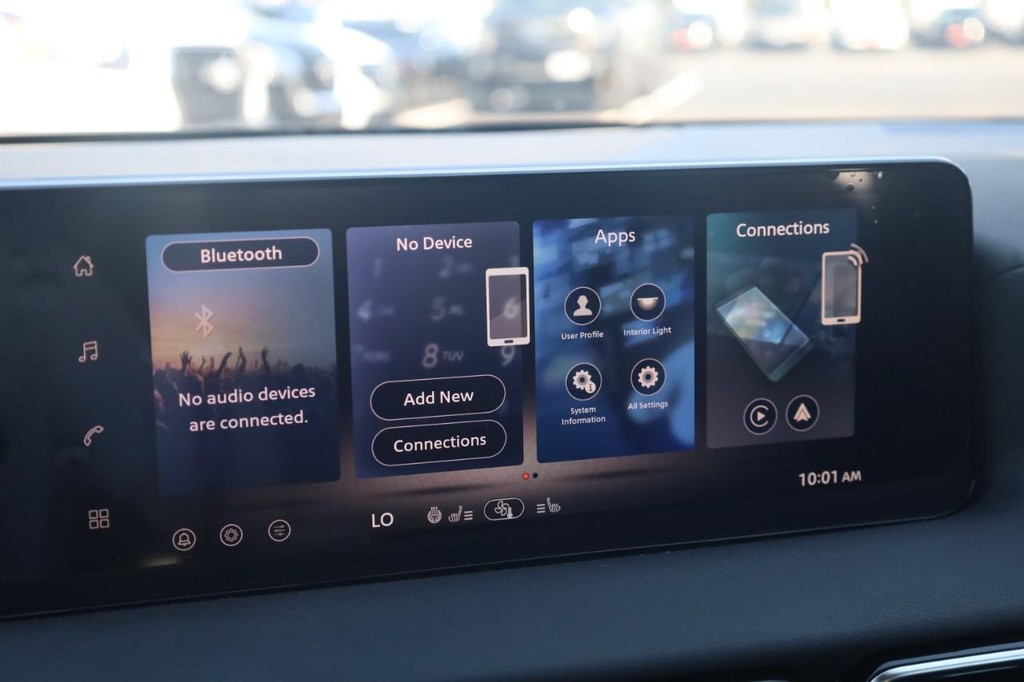 Nissan Sentra Vehicle Image 14