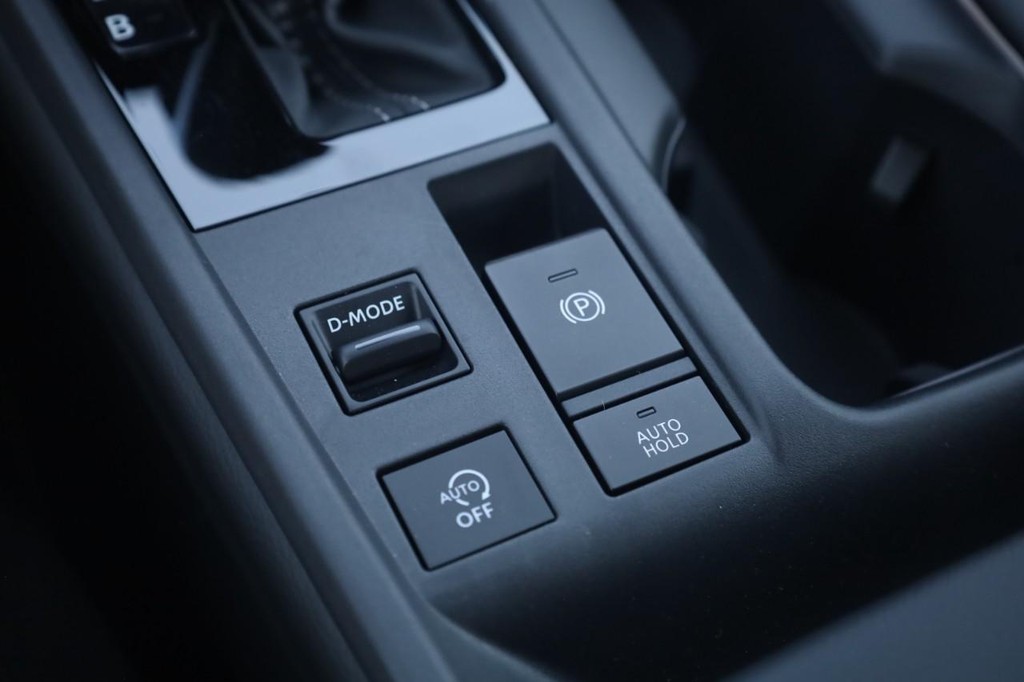 Nissan Sentra Vehicle Image 18