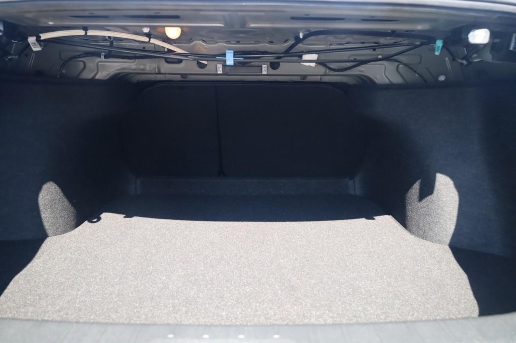 Nissan Sentra Vehicle Image 23