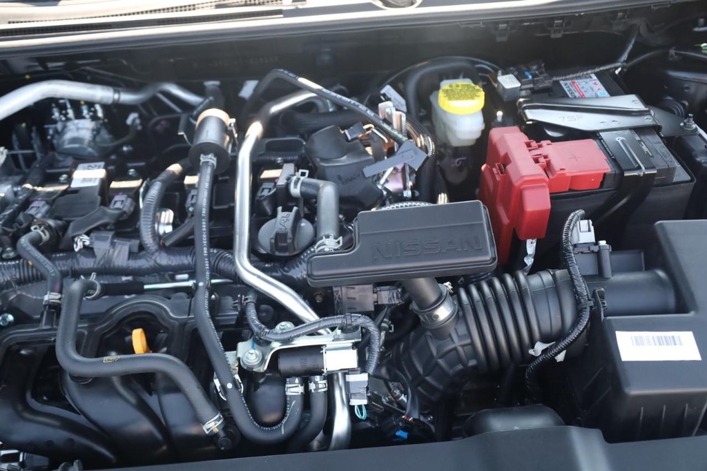 Nissan Sentra Vehicle Image 24