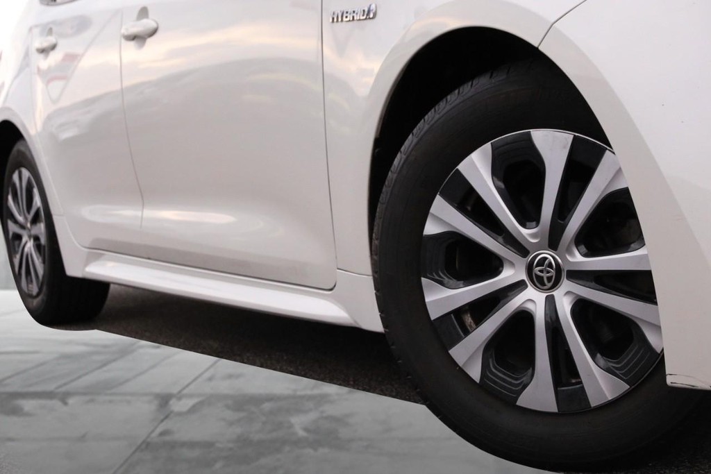 Toyota Corolla Vehicle Full-screen Gallery Image 3