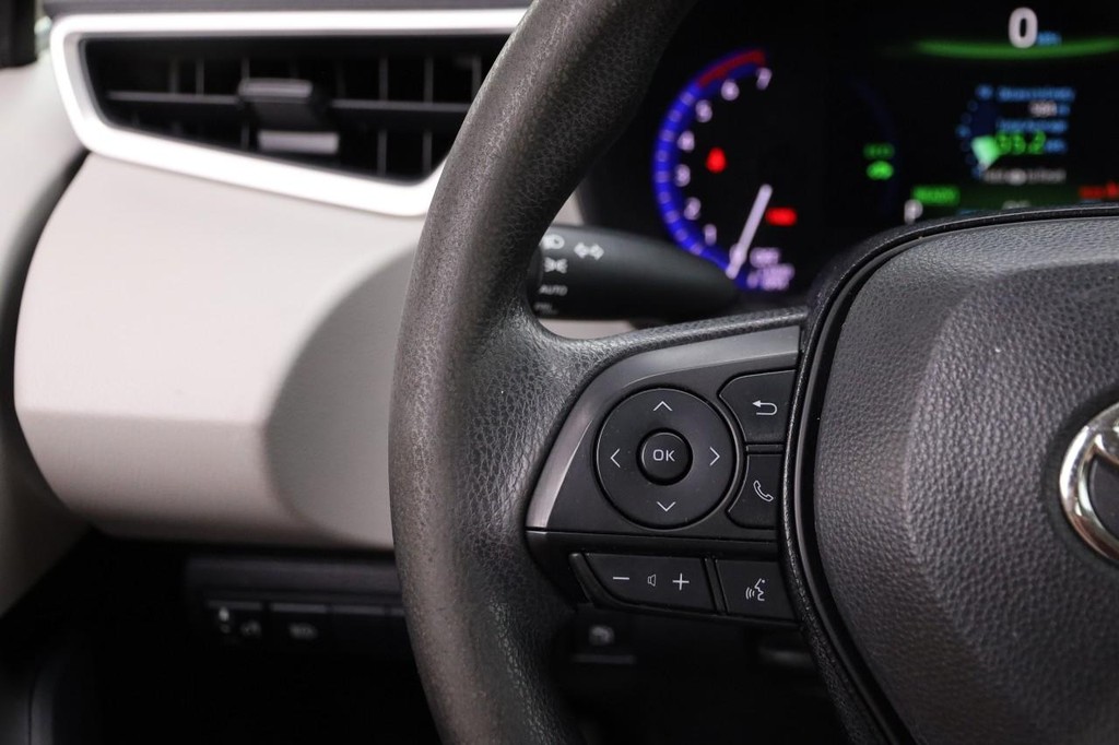 Toyota Corolla Vehicle Full-screen Gallery Image 11
