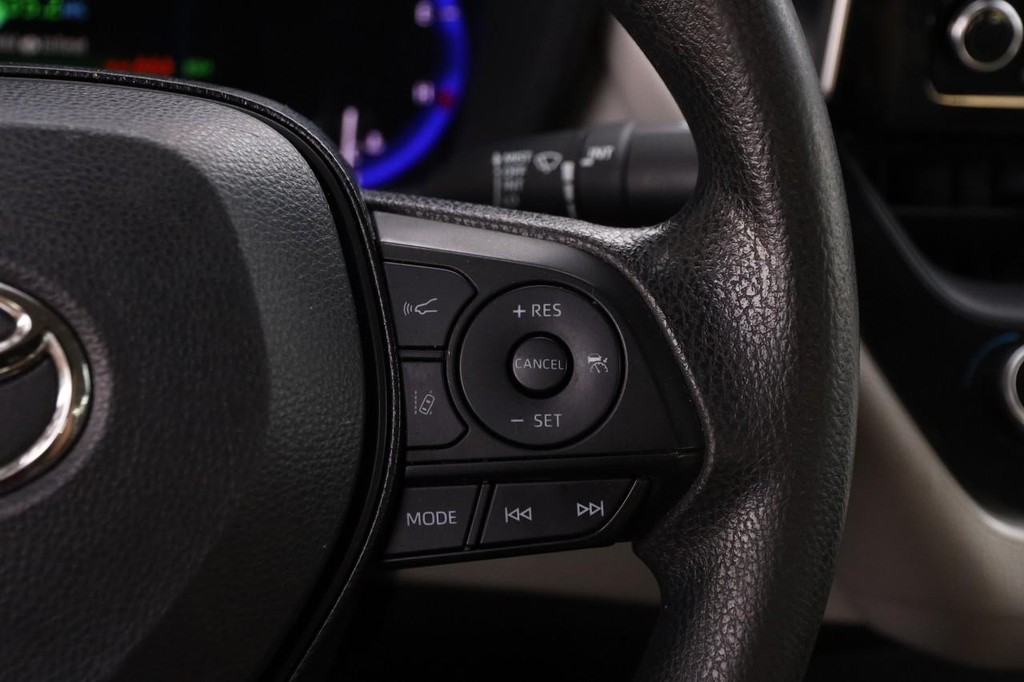Toyota Corolla Vehicle Full-screen Gallery Image 12