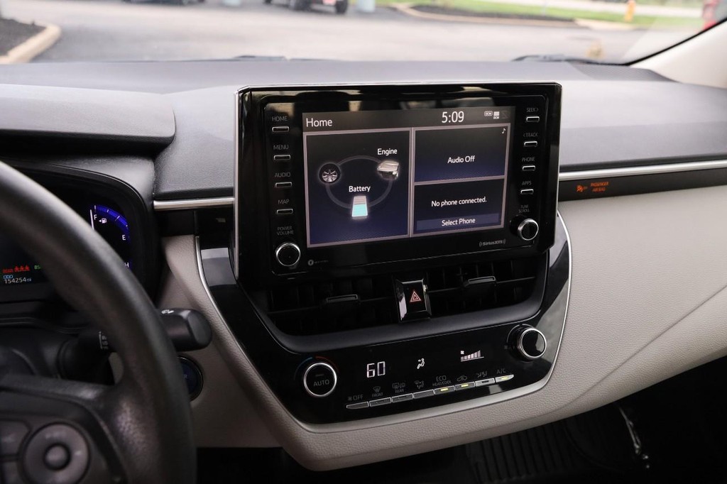 Toyota Corolla Vehicle Full-screen Gallery Image 15