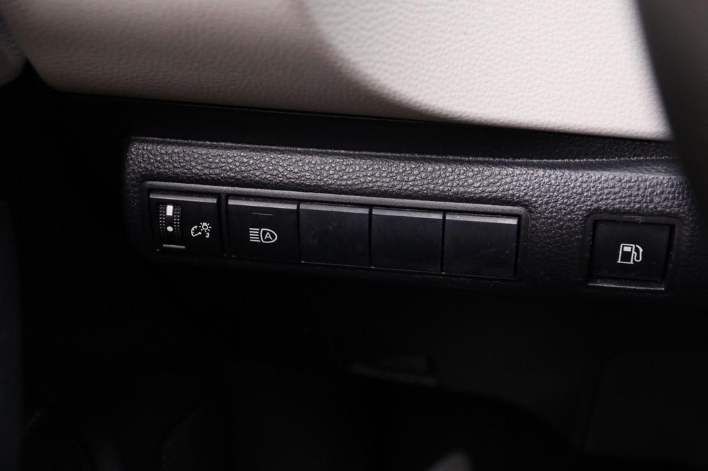 Toyota Corolla Vehicle Full-screen Gallery Image 19