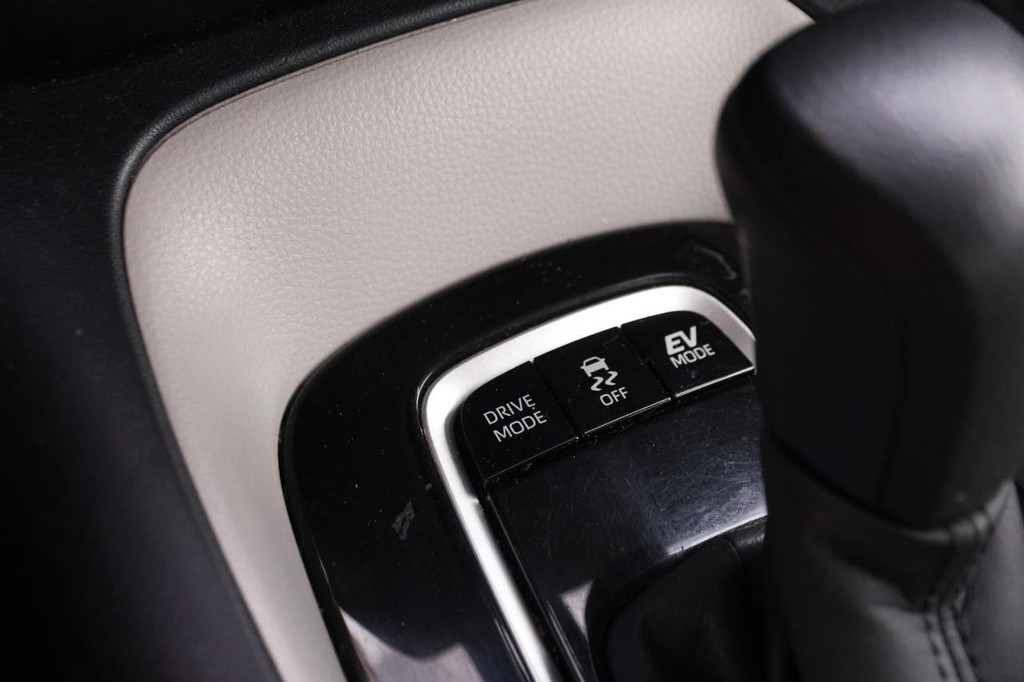 Toyota Corolla Vehicle Full-screen Gallery Image 20
