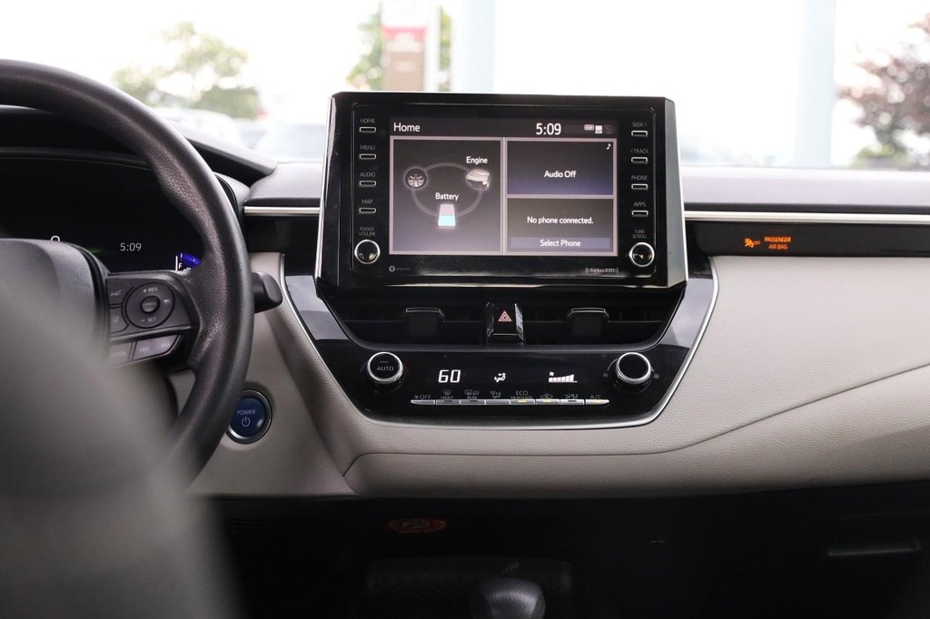 Toyota Corolla Vehicle Full-screen Gallery Image 24