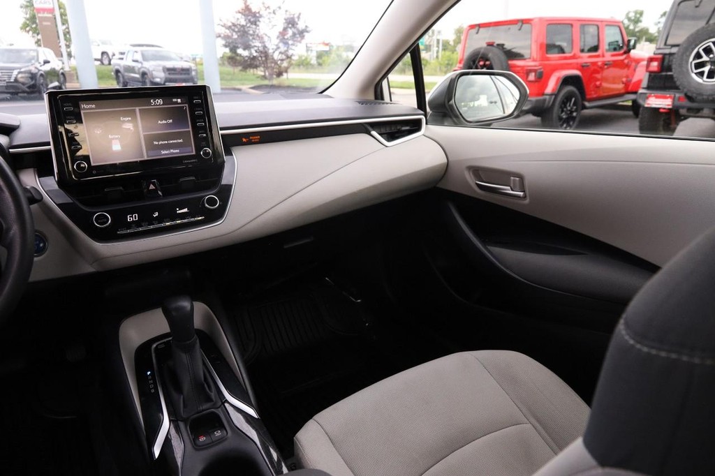Toyota Corolla Vehicle Full-screen Gallery Image 25