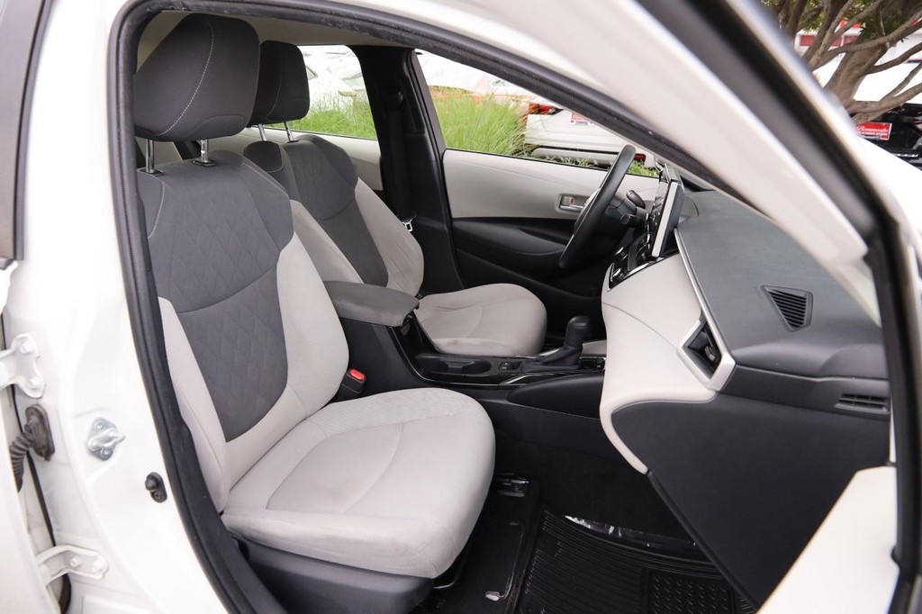 Toyota Corolla Vehicle Full-screen Gallery Image 26