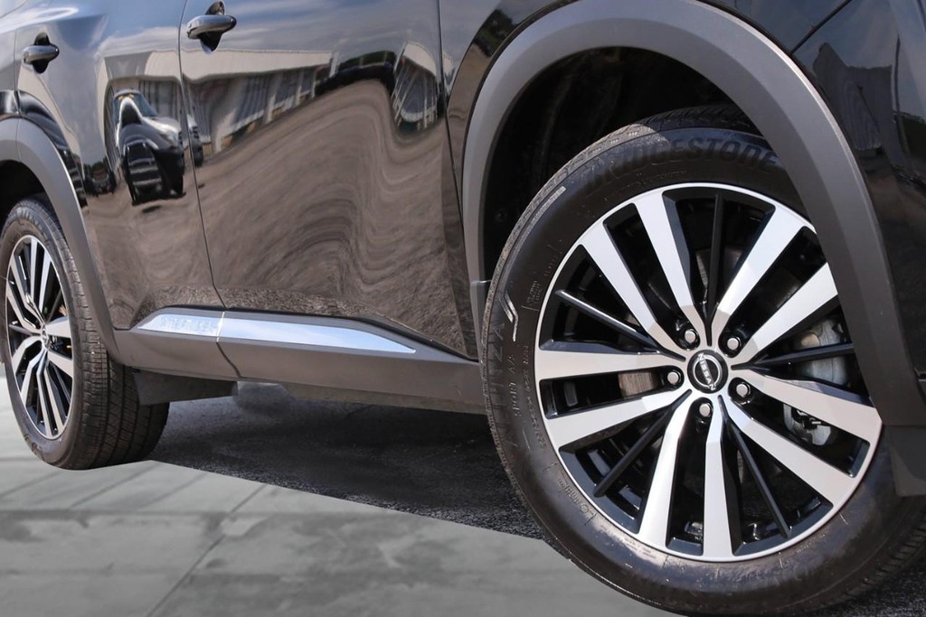Nissan Pathfinder Vehicle Image 03