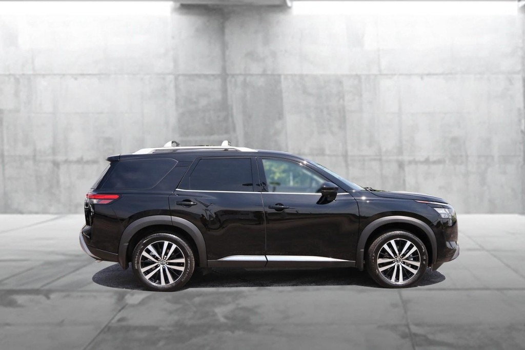 Nissan Pathfinder Vehicle Image 05