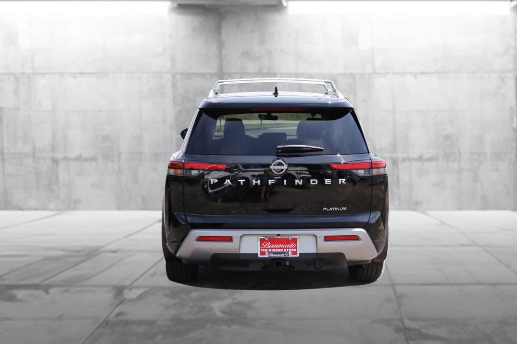 Nissan Pathfinder Vehicle Image 06
