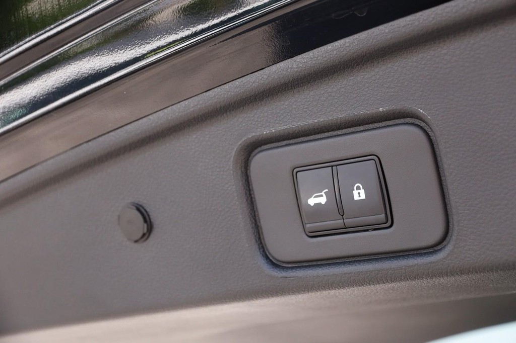 Nissan Pathfinder Vehicle Image 08