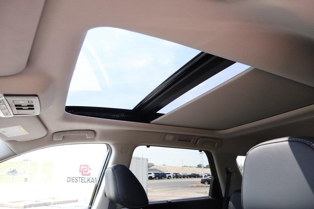 Nissan Pathfinder Vehicle Image 09