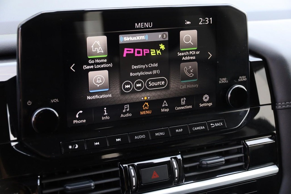 Nissan Pathfinder Vehicle Image 17