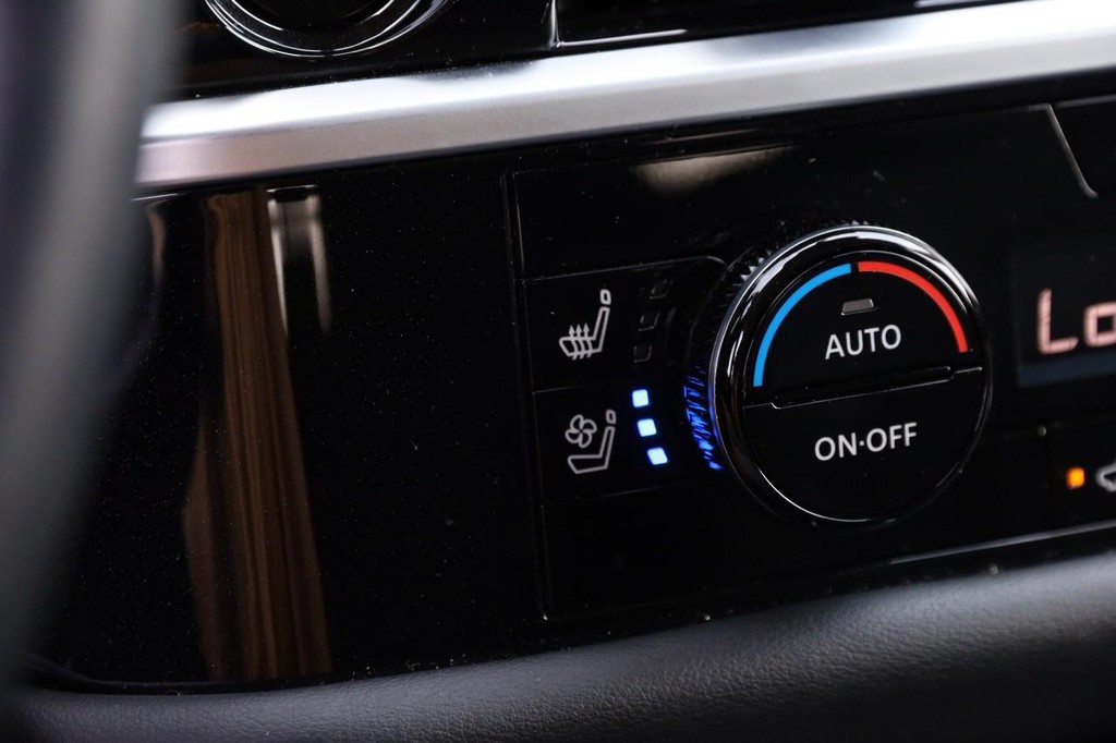 Nissan Pathfinder Vehicle Image 20