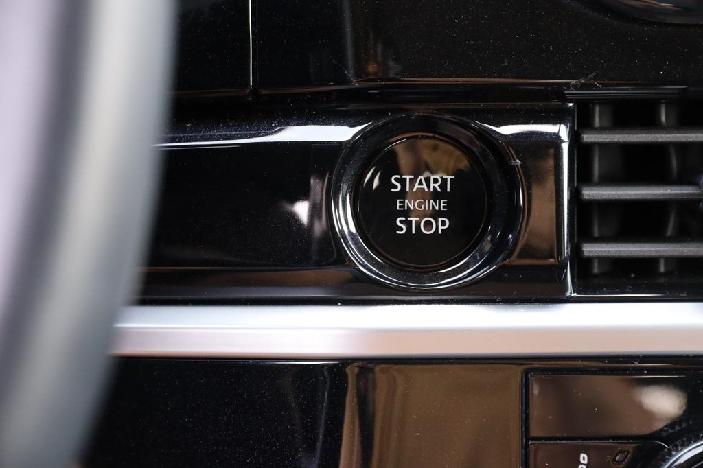 Nissan Pathfinder Vehicle Image 23