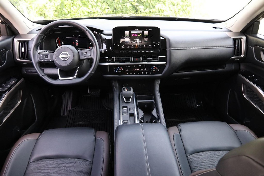 Nissan Pathfinder Vehicle Image 26