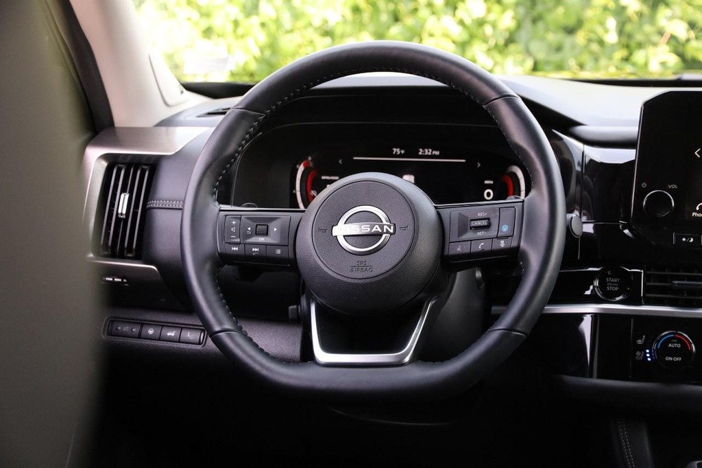 Nissan Pathfinder Vehicle Image 28