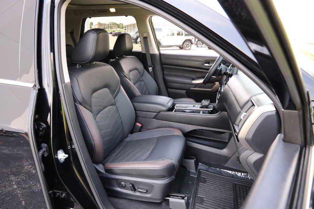 Nissan Pathfinder Vehicle Image 31