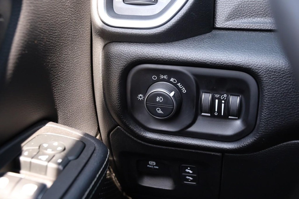 Ram 1500 Vehicle Image 20