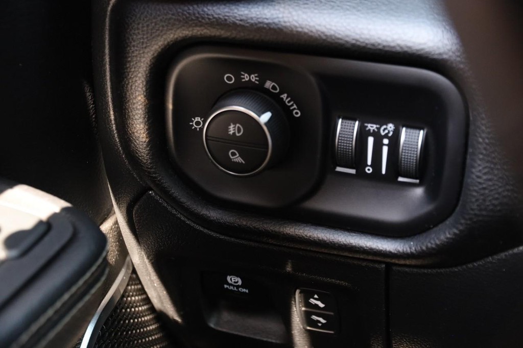 Ram 1500 Vehicle Image 21
