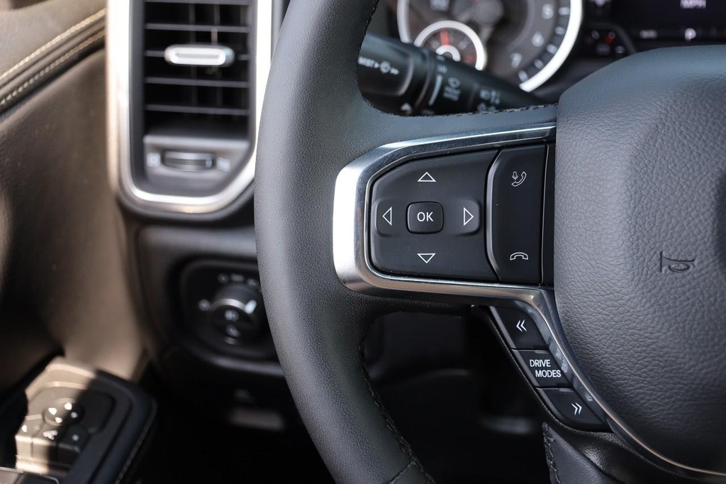 Ram 1500 Vehicle Image 11